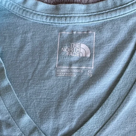 The North Face Women’s XL V-Neck Short Sleeve Active T-Shirt Blue - Picture 2 of 8